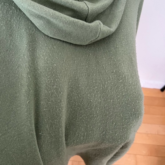 Soft green hooded sweater - Picture 4 of 4